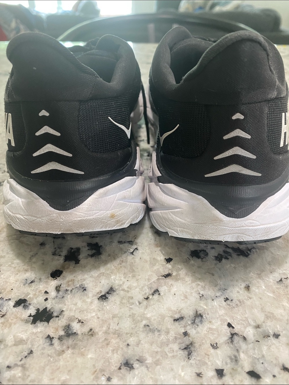 Hoka Womens 8.5 Clifton 8 - Picture 4 of 5
